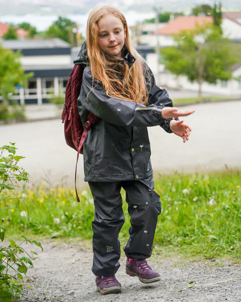 Kattnakken , Regnsett junior kattesvart